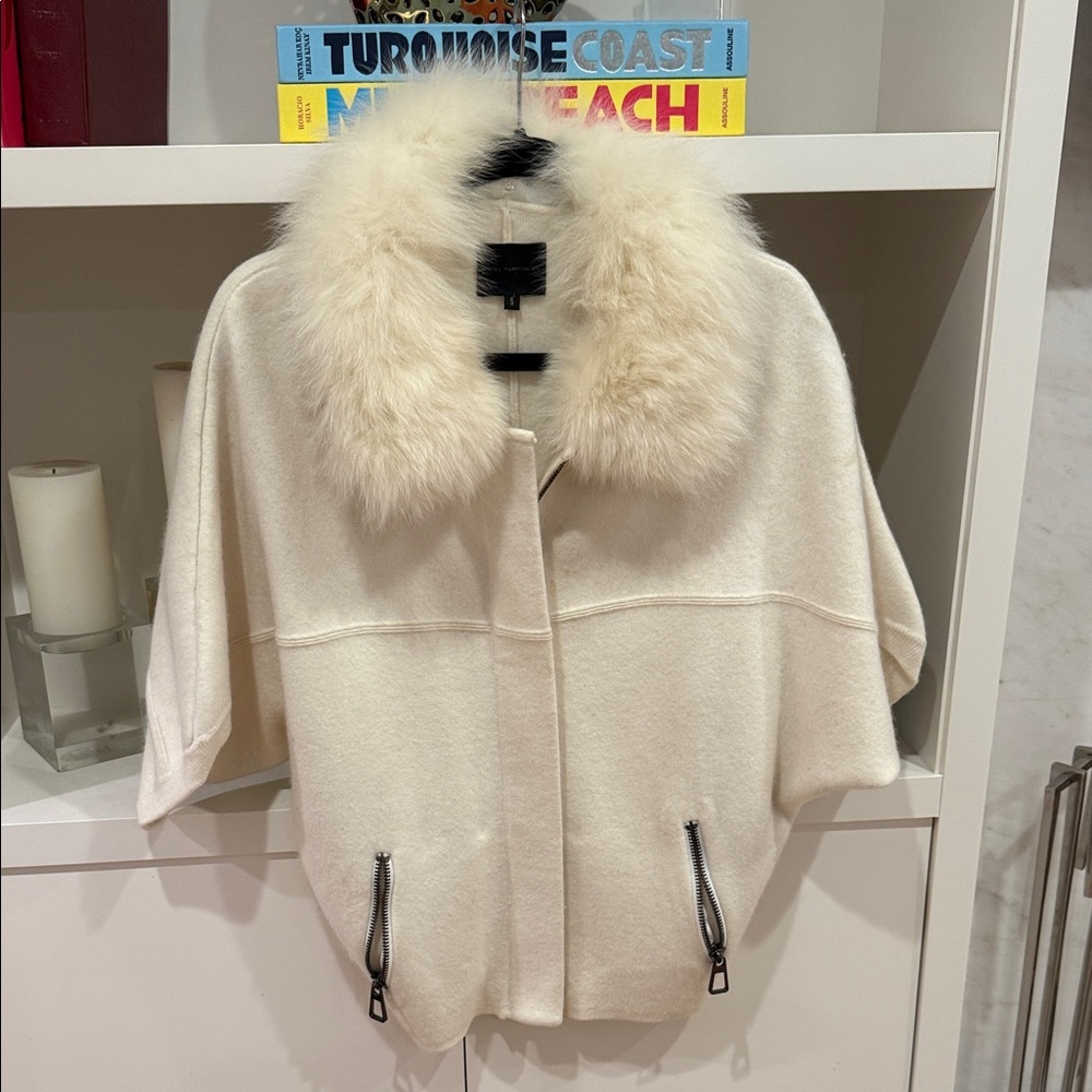 Stylish White Cape with real Fur Collar